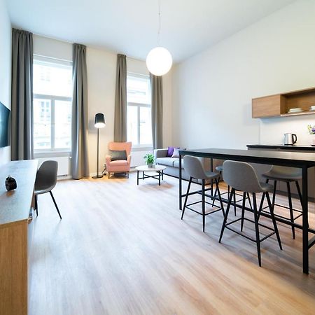 Karl By Zeitraum Aparthotel Прага Екстериор снимка