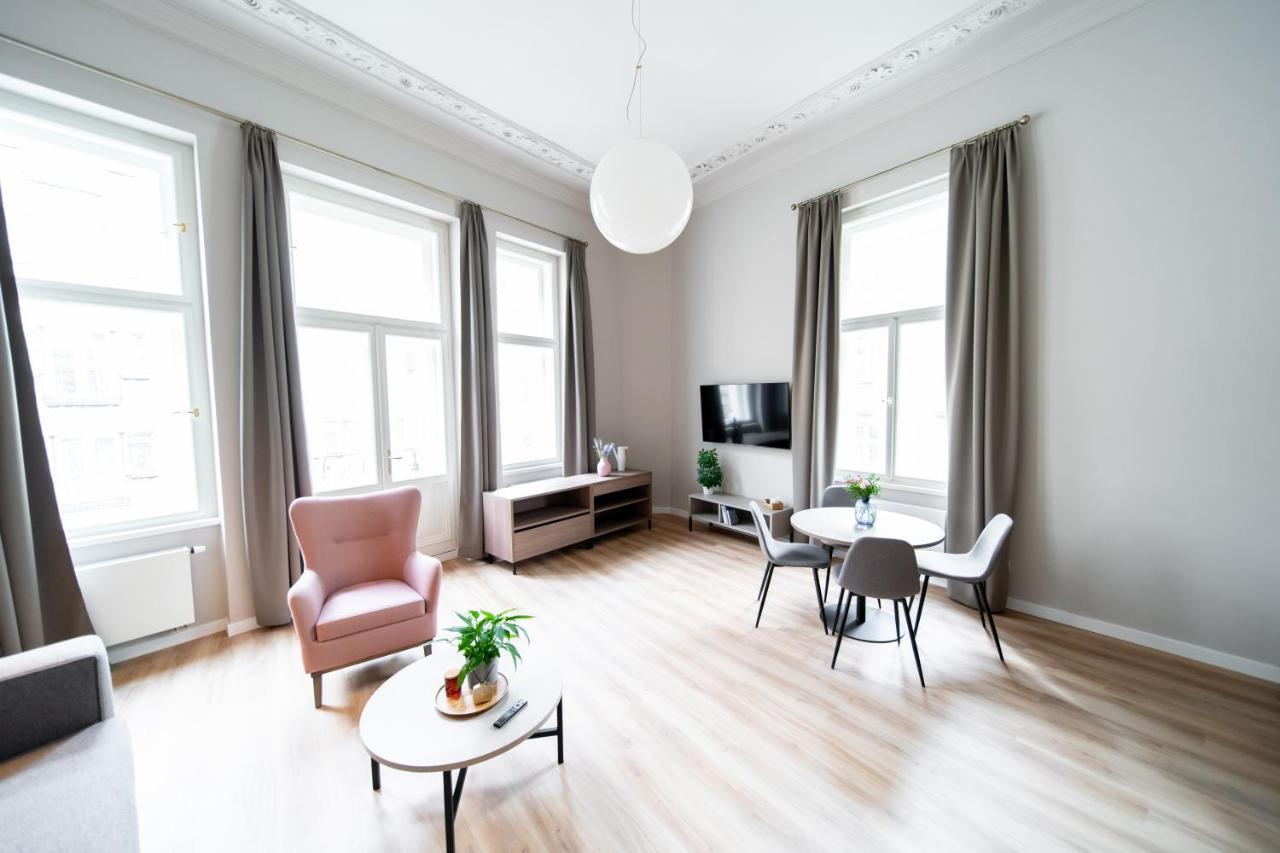 Karl By Zeitraum Aparthotel Прага Екстериор снимка